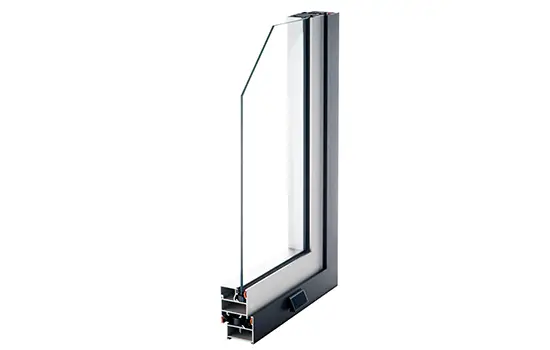 Aluminium-Fenster mit schmalem Rahmen und Isolierverglasung